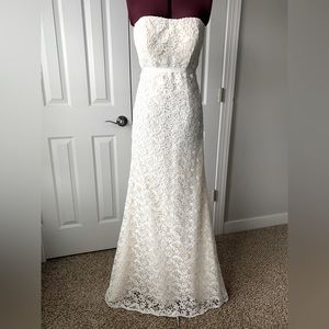 Wedding dress, NWT, never worn, Galina style WG3885.